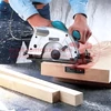 Makita 5604R körfűrész faipari munka közben