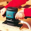 Makita 9046 Rezgőcsiszoló (600W) + AJÁNDÉK