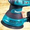 Makita BO5031 Excentercsiszoló (300W/125mm) + AJÁNDÉK