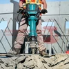 Makita HM1812 Bontókalapács (2000W/72,8J) + AJÁNDÉK